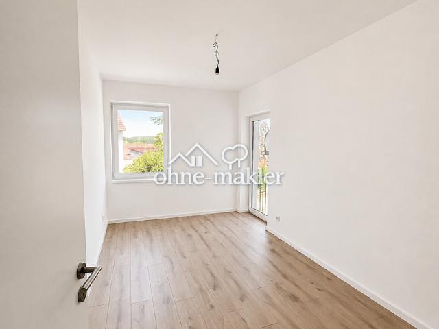 Erstbezug nach Kernsanierung: Lichtdurchflutete 3 Zimmer Wohnung mit EBK in Spardorf bei Erlangen!