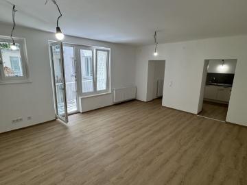 Erstbezug nach Kernsanierung –Stilvolle 3 Zimmer Wohnung mit Balkon in der Auerspergstraße, Salzburg