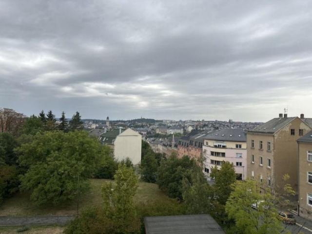 ! Erstbezug nach Kernsanierung ! 2 Zimmer/3. OG/Mammengebiet