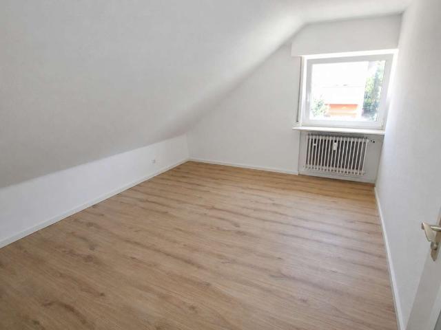 Erstbezug nach Kernsanierung 4,5 Zimmer Wohnung mit 81qm Wohnfläche und 121qm Grundfläche
