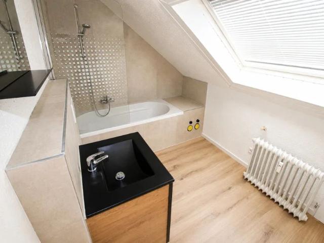 Erstbezug nach Kernsanierung 4,5 Zimmer Wohnung mit 81qm Wohnfläche und 121qm Grundfläche