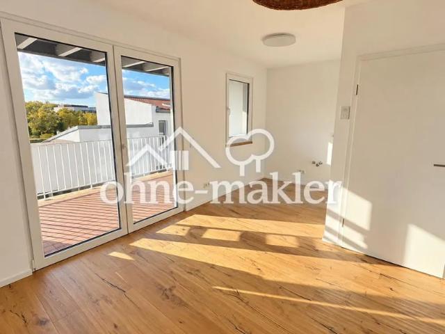 Erstbezug nach Kernsanierung: 4 Zimmer Penthauswohnung mit Balkon, Dachterrasse und Festungsblick