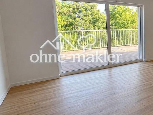 Erstbezug nach Kernsanierung 63 qm grosse 3 Zi. Wg. mit sep. Eingang und Balkon