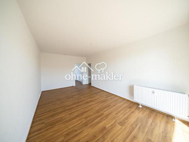 Erstbezug nach Komplettsanierung – 4 Zi. Wohnung mit Balkon & neuer Klimaanlage in Bitterfeld