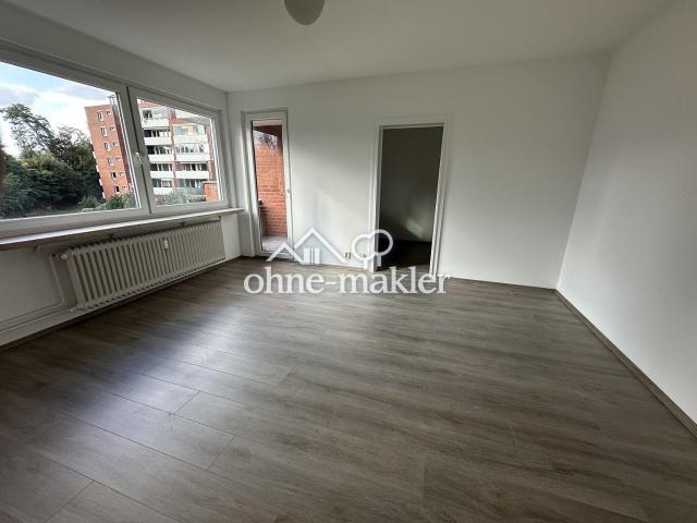 Erstbezug nach Komplettsanierung: 2 Zimmer Wohnung mit Balkon in Hamburg Stellingen