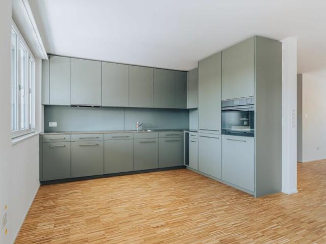Erstbezug nach Komplettsanierung: 3.5 Zimmer Wohnung 90m2 mit vielen Extras