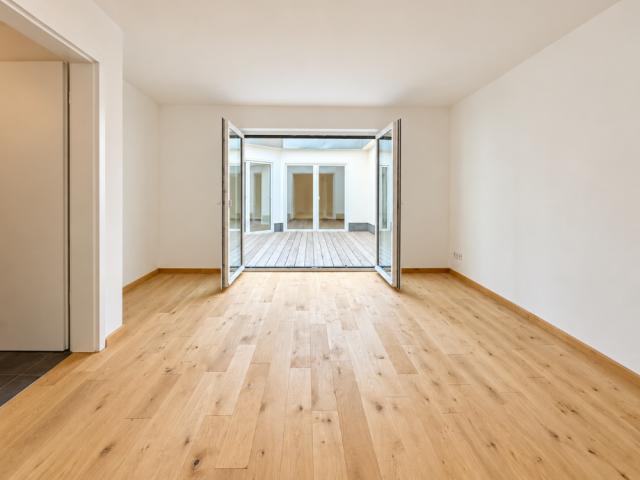Erstbezug nach Komplettsanierung großzügige 4 Zimmer Wohnung mit Dachterrasse