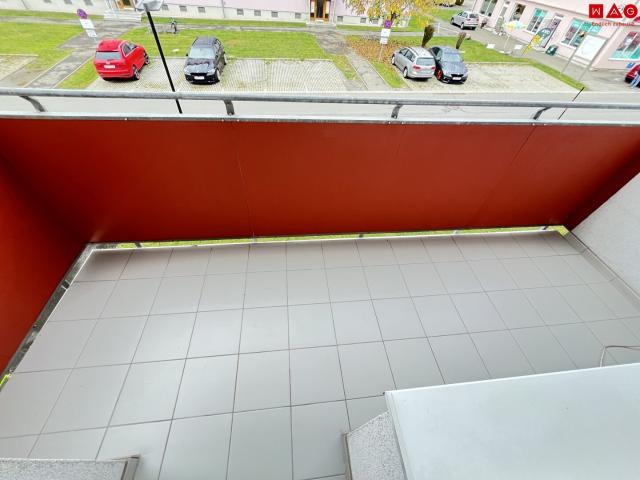 erstbezug nach komplettsanierung! sonnige 3 zimmerwohnung mit badewanne und balkon!