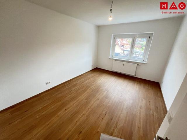 Erstbezug nach Komplettsanierung! Sonnige 3 Zimmerwohnung mit Badewanne und Balkon!