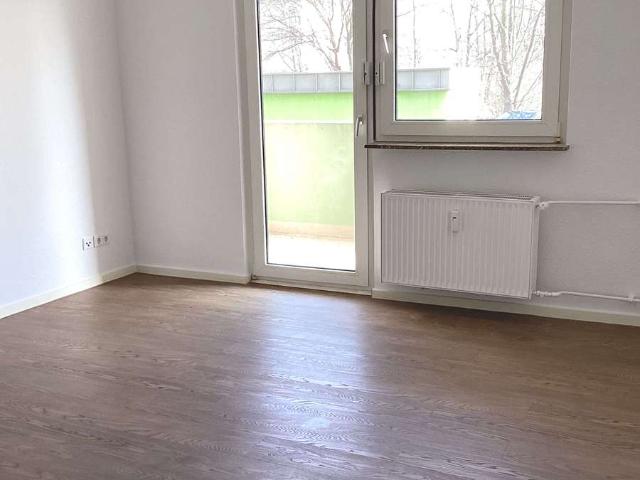 Erstbezug nach Modernisierung: 2 Zimmerwohnung mit Balkon