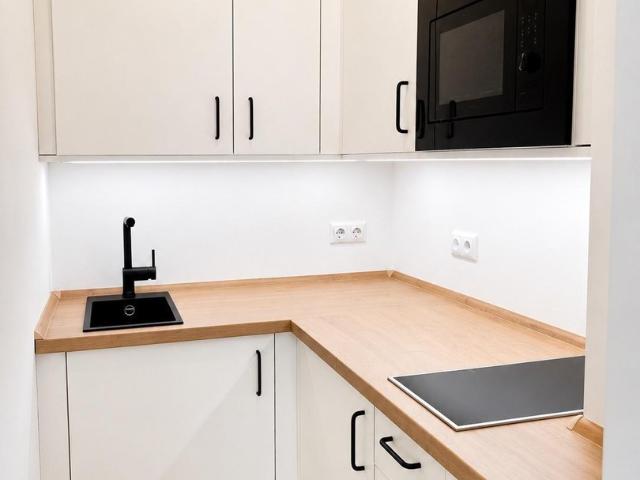 Erstbezug nach Modernisierung: Teilmöblierte 1 Zimmer Wohnung in München Sendling