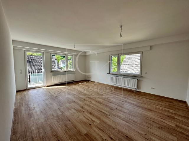 Erstbezug nach Modernisierung von großzügiger 4 Zimmer Wohnung mit Balkon & Gäste WC