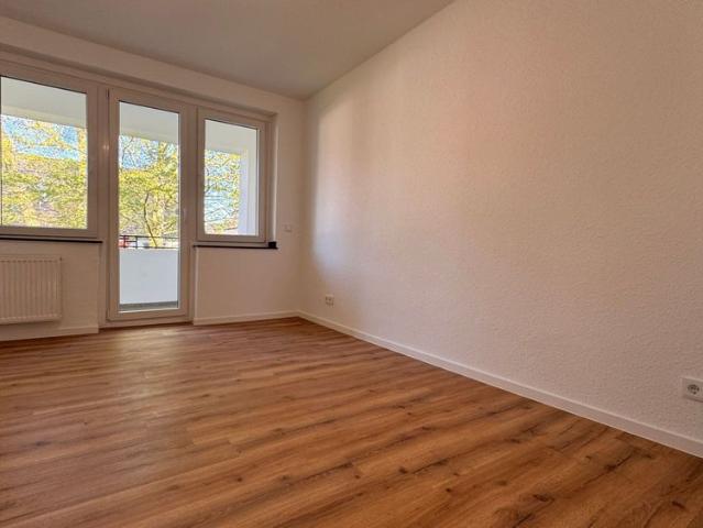 Erstbezug nach Modernisierung! Charmante 2 Zi. Whg. + Wohnküche + Mansarde am Schlosspark!