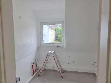 Erstbezug nach Modernisierung ! * Helle 3 Zi Dachgeschoss Wohnung
