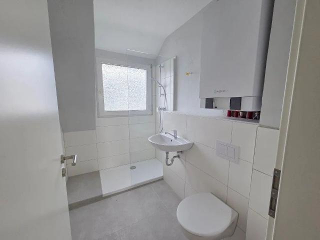 Erstbezug nach Modernisierung ! * Helle 3 Zi Dachgeschoss Wohnung