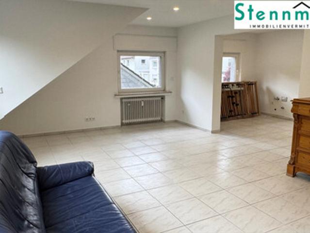 ERSTBEZUG NACH MODERNISIERUNG: HELLE 3 ZIMMER WOHNUNG IM 2 FAM. HAUS IN GUTER WOHNLAGE VON RADEVORMWALD