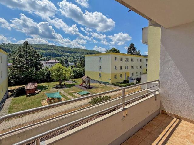 Erstbezug nach Neugestaltung! 3 Zimmer mit Südloggia und Tiefgaragenplatz in begehrter Zentrumslage