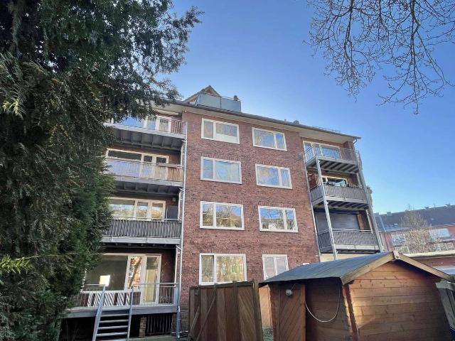 Erstbezug nach Renovierung: 4 Räume + großer Balkon ohne Käufercourtage!