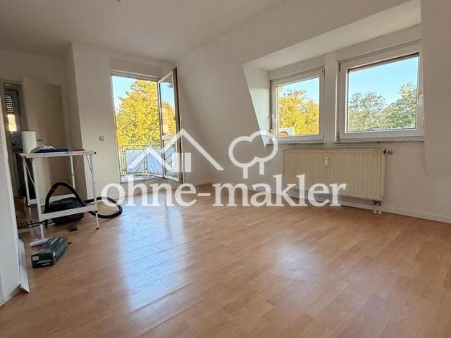 Erstbezug nach Renovierung: 1 Zimmer Wg mit Balkon im Zentrum