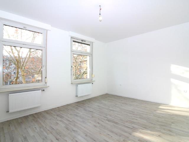 Erstbezug nach Renovierung: 2 Zimmer Wohnung mit Balkon in Ludwigshafen Süd