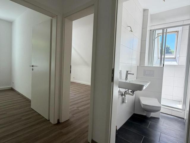 ERSTBEZUG NACH RENOVIERUNG – 2 Zimmer Wohnung mit neuer Einbauküche in Stuttgart Kaltental