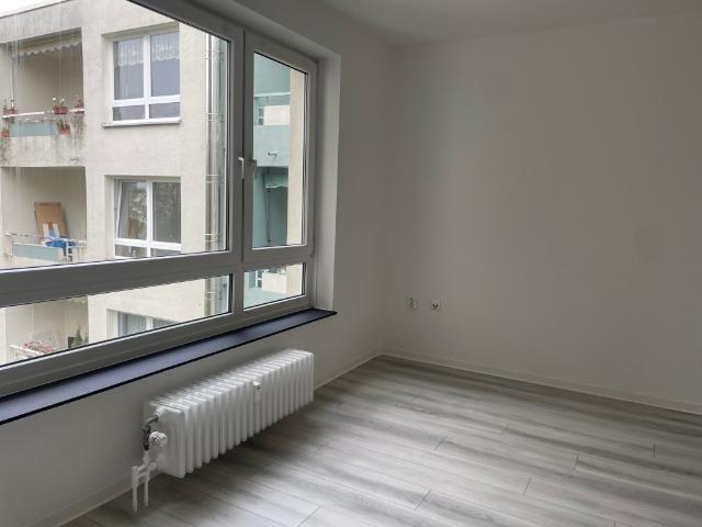 ERSTBEZUG nach Renovierung: 3 Zi. Whg. in toller Wohnanlage zu vermieten!