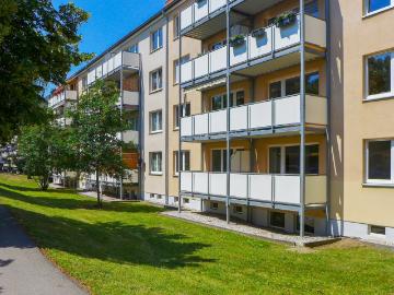 Erstbezug nach Renovierung + 3 Zimmer Wohnung mit Balkon 1. OG