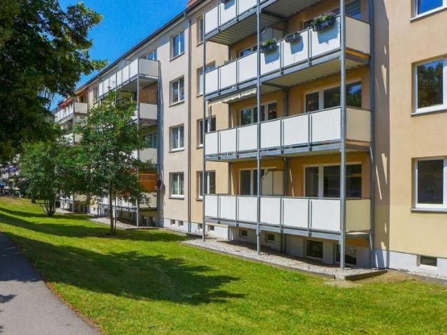 Erstbezug nach Renovierung + 3 Zimmer Wohnung mit Balkon 1. OG
