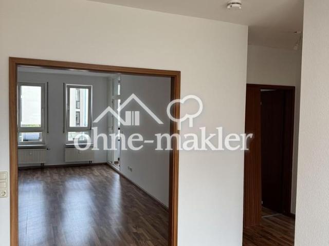 Erstbezug nach Renovierung: 3,5 Zimmer, große Terrasse, neue Küche & TG Stellplatz