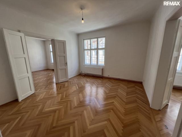 Erstbezug nach Renovierung! Altbauwohnung mit 90m2 in bester Lage!