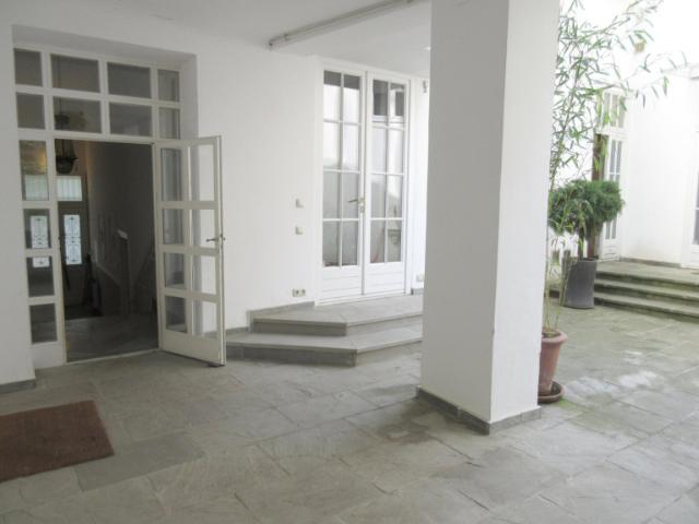 Erstbezug nach renovierung! Charmantes altwienerhaus nähe rudolfinerhaus!