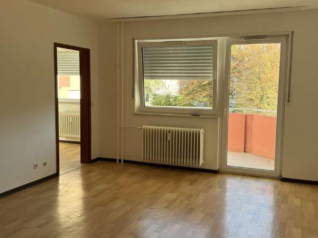 Erstbezug nach Renovierung: Einzimmerwohnung mit Balkon und EBK