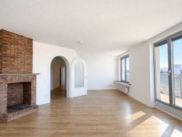 Erstbezug nach Renovierung: Einzigartiges Penthouse mit großzügiger Dachterrasse am Worringer Platz