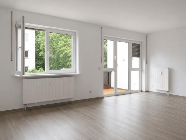 Erstbezug nach Renovierung großzügige 2 Raum WE mit TG Stellplatz & Westbalkon