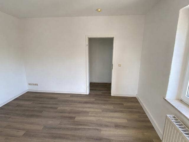 Erstbezug nach Renovierung: Helle 3 Raumwohnung mit Tageslichtbad in Merseburg – auch für WGs zu vermieten!