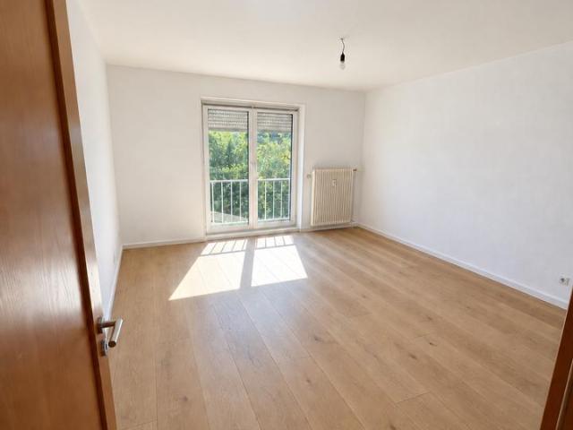 Erstbezug nach Renovierung: Helle 3 Zimmer Wohnung am Kurpark