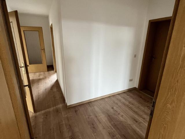 Erstbezug nach Renovierung Helle und geräumige 3 RW mit Dusche und Badewanne