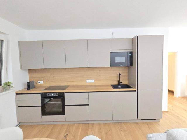 Erstbezug nach Renovierung! Moderne 3,5 Zimmerwohnung in Wels