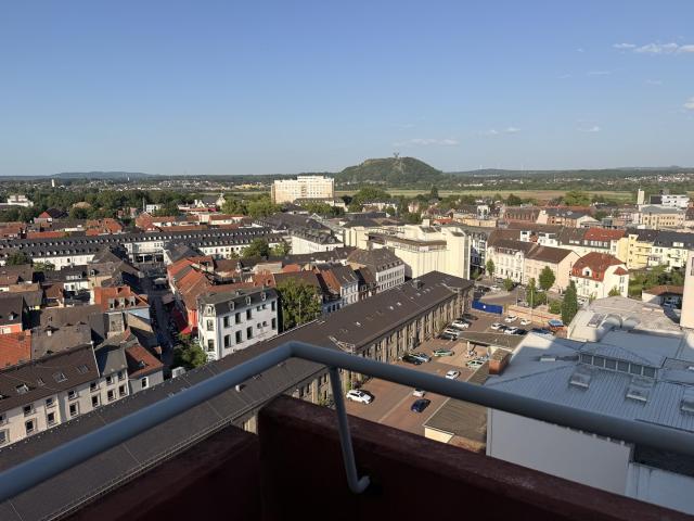 Erstbezug nach Renovierung – Moderne 3 Zimmer Wohnung mit Balkon und traumhaftem Ausblick Saarlouis