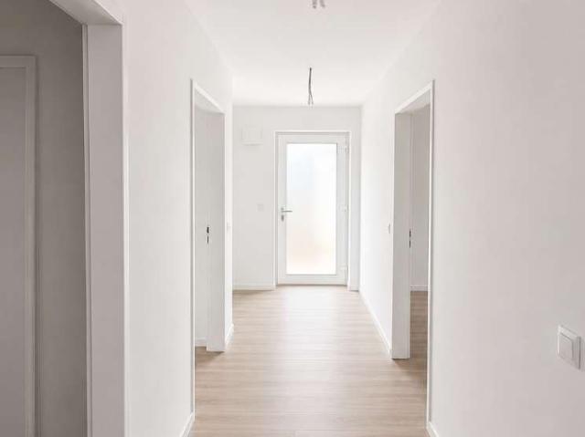 Erstbezug nach Sanierung – 3 Zi. EG Wohnung mit Westterrasse