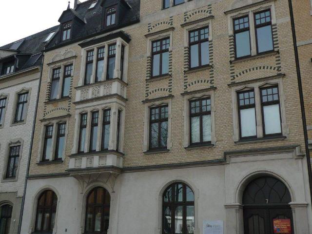 Erstbezug nach Sanierung + 3 Zimmer Wohnung im 2.OG