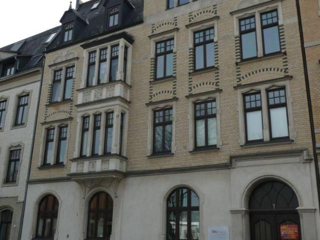 Erstbezug nach Sanierung + 3 Zimmer Wohnung im 2.OG