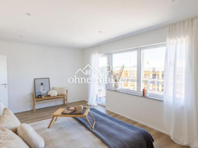 Erstbezug nach Sanierung 3 Zimmer Wohnung mit Balkon in Neustadt