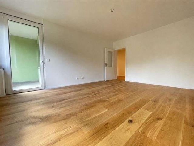 Erstbezug nach Sanierung! 3 Zimmer Wohnung mit Loggia & Keller in Hamburg Harburg