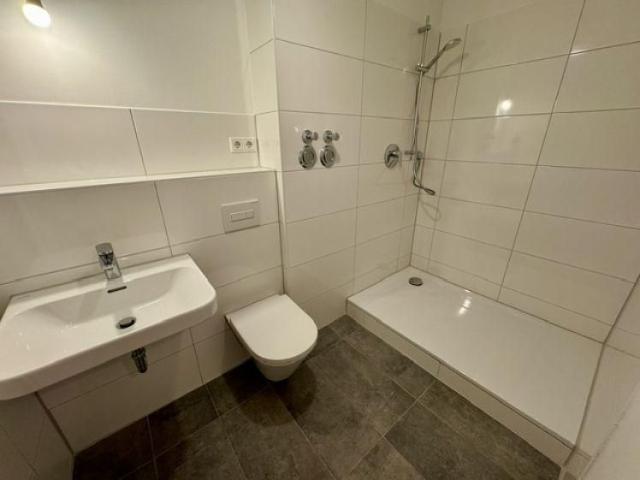 Erstbezug nach Sanierung 3 Zimmer Wohnung mit Terrasse!