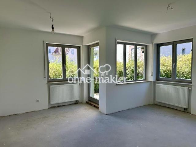 Erstbezug nach Sanierung – 3 Raum Wohnung mit Terrasse & Garten