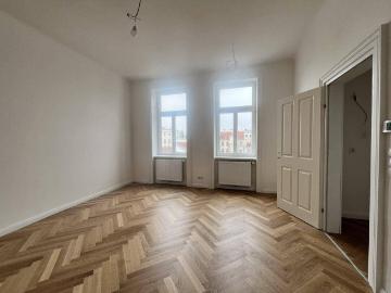 Erstbezug nach Sanierung 1 Zimmer Wohnung in zentraler Lage