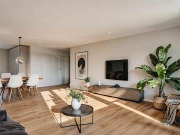 Erstbezug nach Sanierung 1.OG 4.5 Zimmer Wohnung