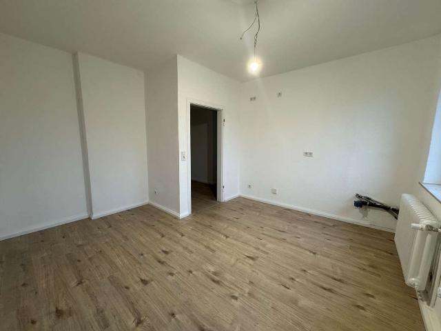 Erstbezug nach Sanierung 2026 | 1,5 Zimmer Wohnung mit Tageslichtbad in zentraler Lage