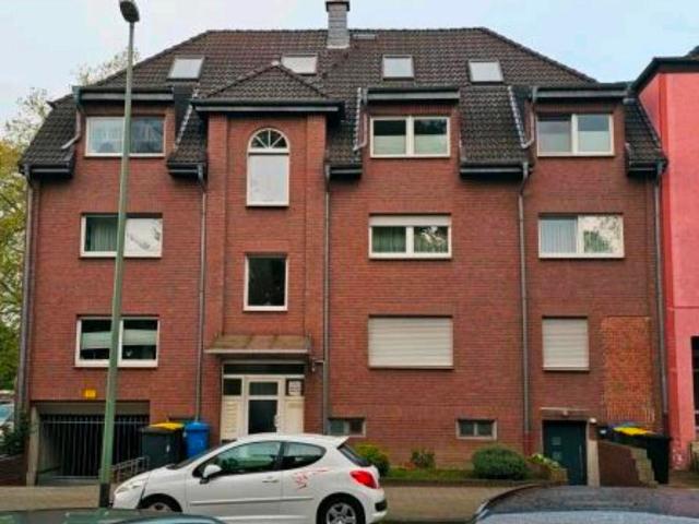 Erstbezug nach Sanierung – 2,5 Zi. mit Balkon, Fußbodenheizung